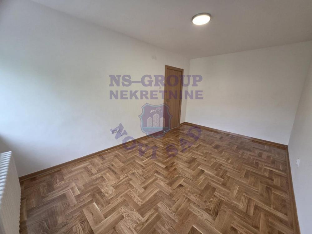 Slika 3 - Dvoiposoban, 49m2, Grbavica Novi Sad, sa terasom